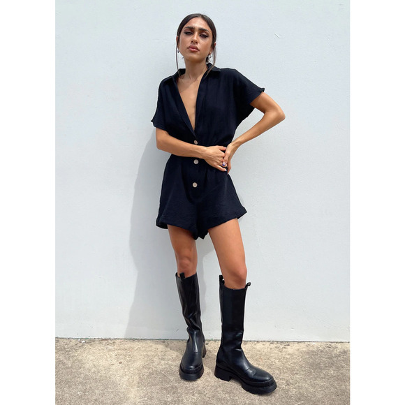 Princess Polly 6 Black Deep V-Neck Collared Short Sleeve Button Up Romper - Picture 2 of 7